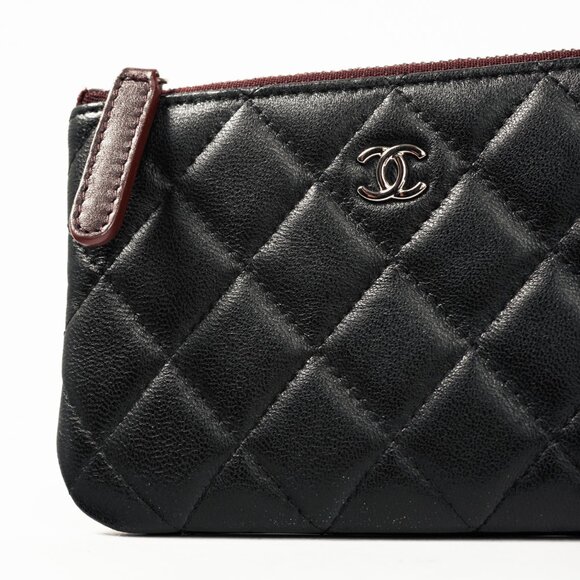 Chanel Black Lambskin Classic Zipped O Pouch - Picture 5 of 13